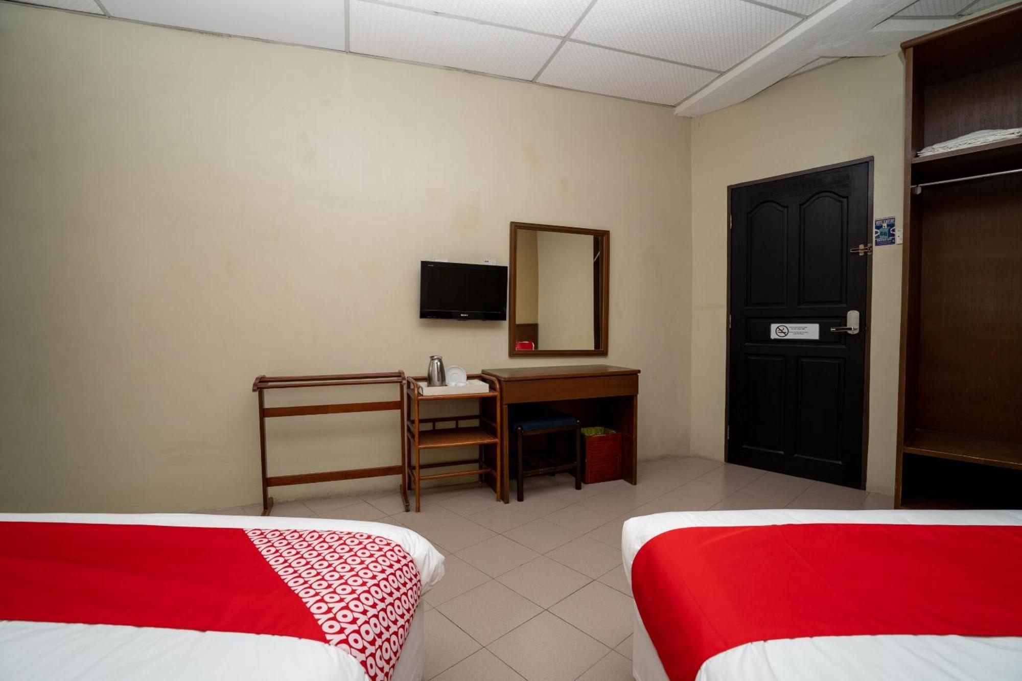 De Clinique Hotel Kampong Pasir Bogak Exterior photo